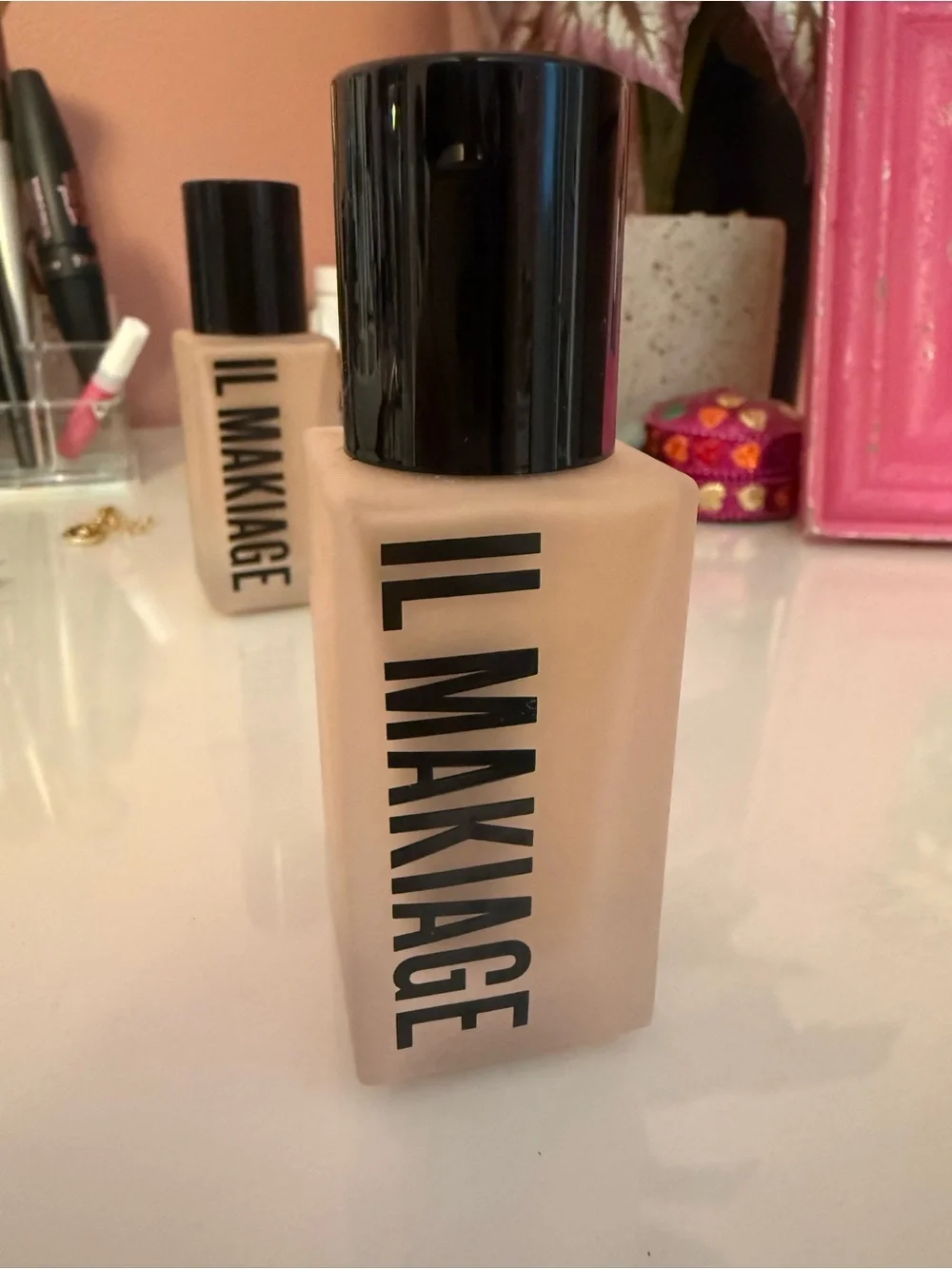IL MAKIAGE Woke Up Like This Foundation Shade 60 NWOT